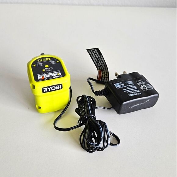 Ryobi | P119 One+ 18v Wall Plug In Battery Charger Stem Top Compact - Picture 1 of 3
